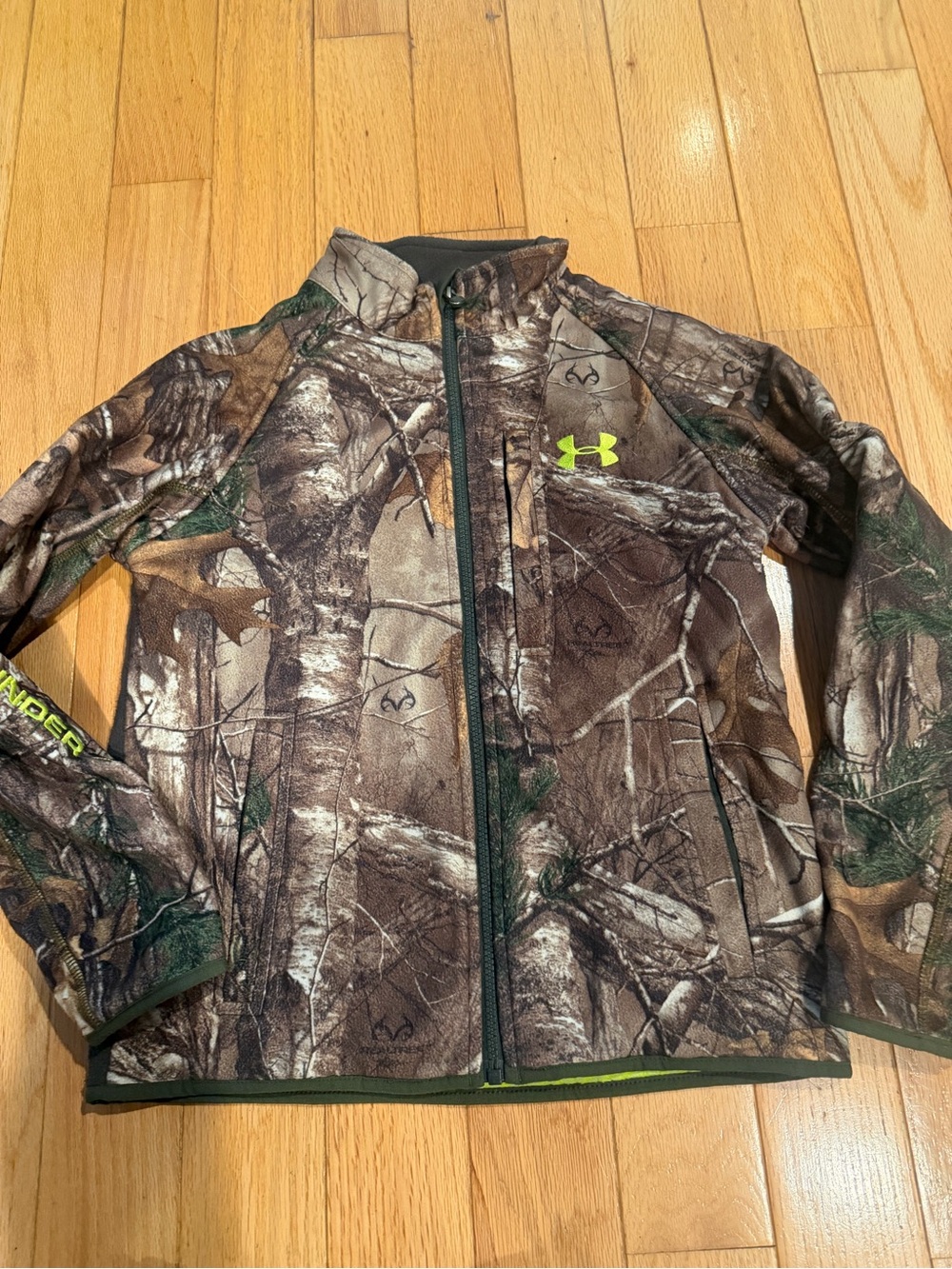 Under Armour Boys Fleece Realtree Camo Full-Zip Jacket with Neon Yellow Logo